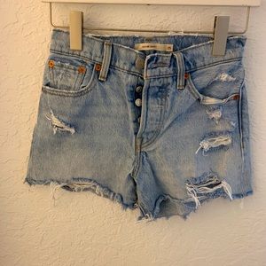 Levi’s high rise wedgie short